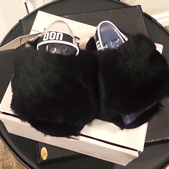 Ugg Fluff Yeah Infant Slides- Black - Picture 7 of 8